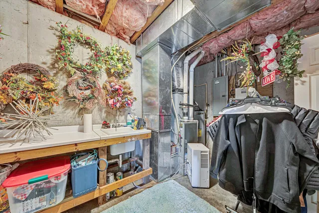 $1,200,000 | 213 Redwood Terrace, Huddleston, VA 24104