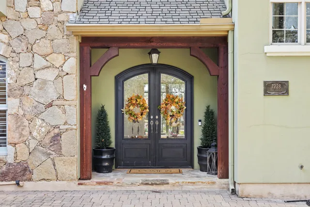 $1,699,900 | 7228 Oak Shores Drive, Austin, TX 78730