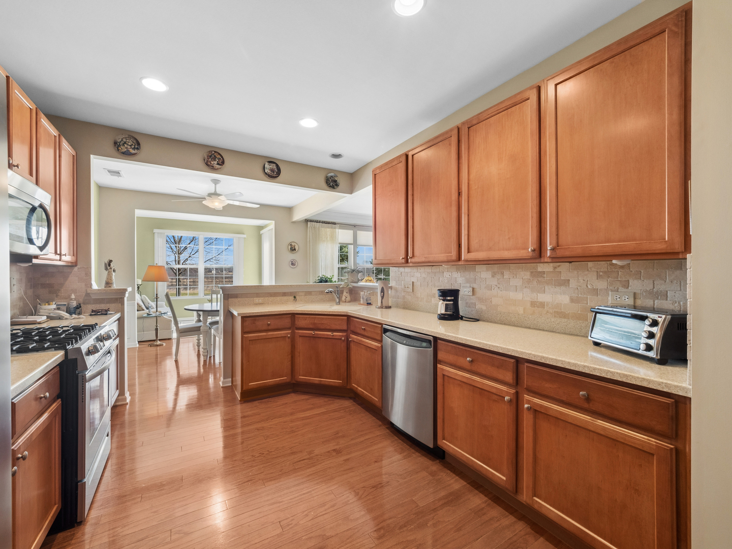 2791 Beacon Point Circle Elgin, IL 60124 - Photo 11 of 36 Gallery Image 11