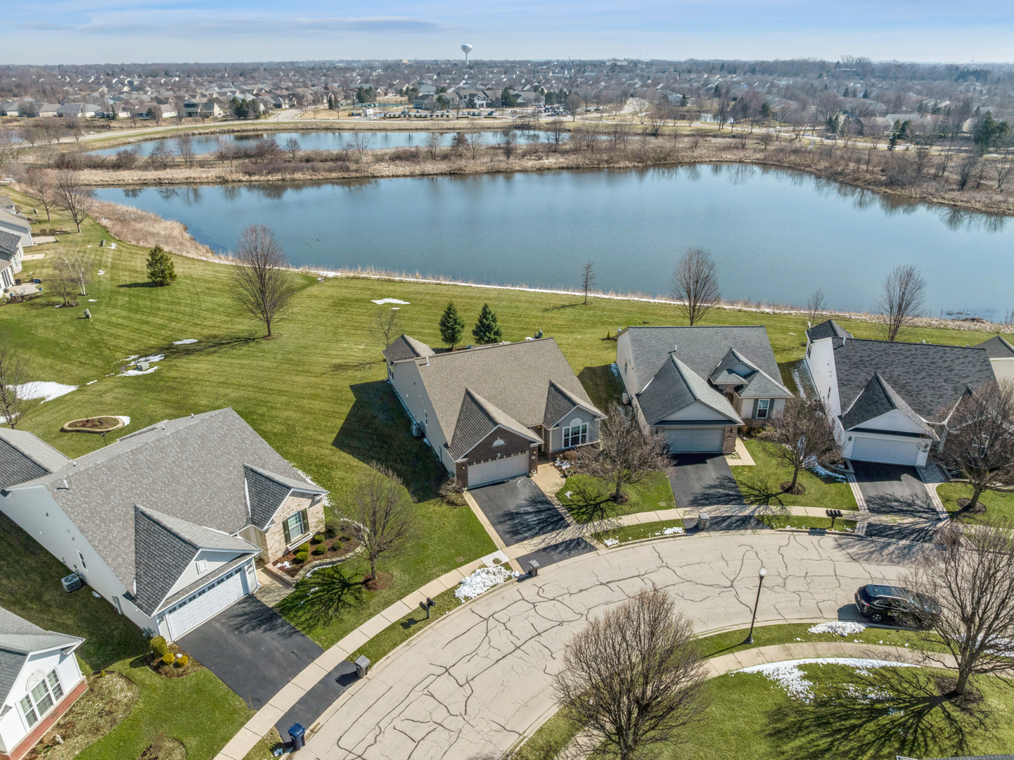 2791 Beacon Point Circle Elgin, IL 60124 - Photo 2 of 36 Gallery Image 2