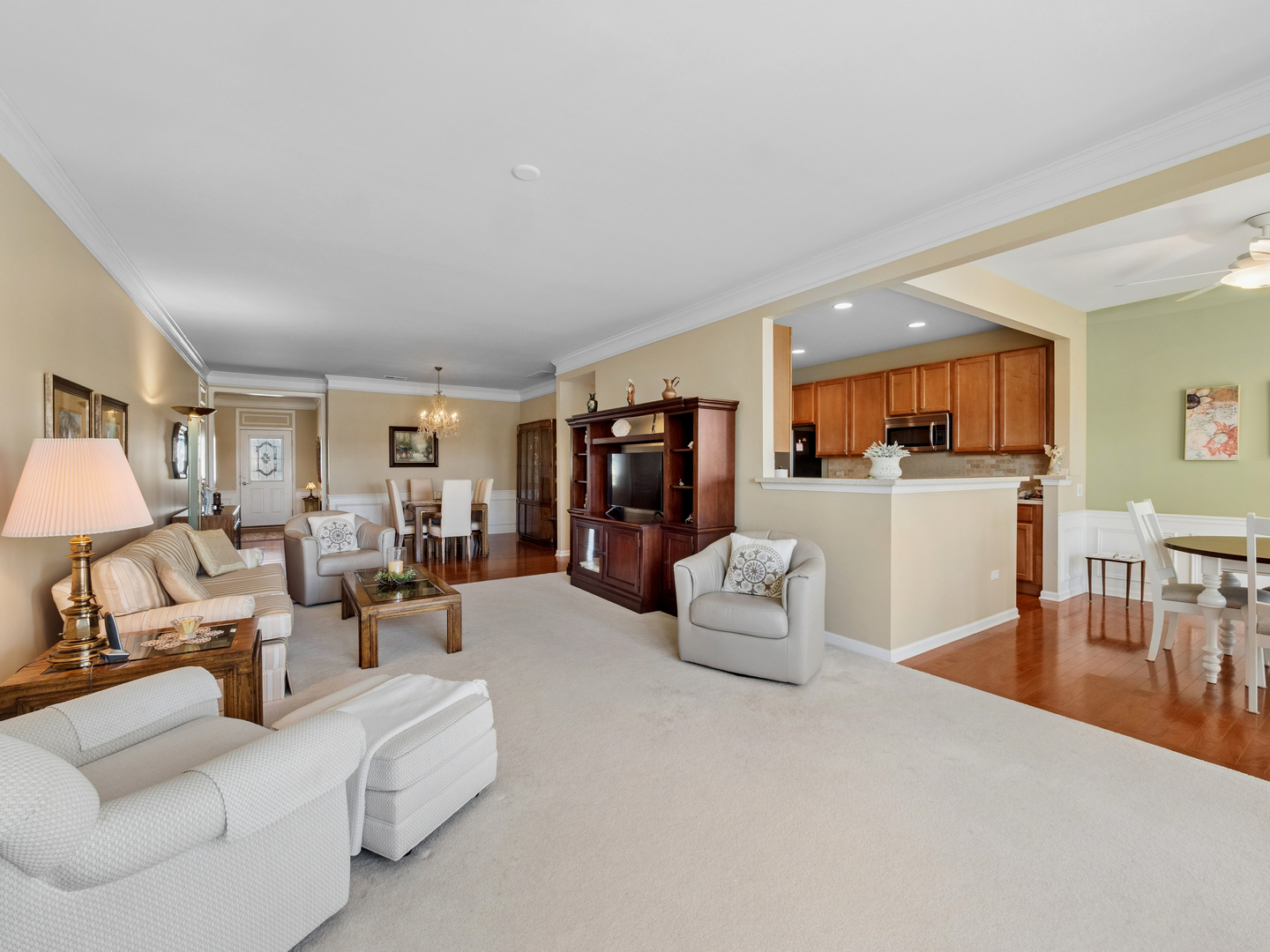 2791 Beacon Point Circle Elgin, IL 60124 - Photo 5 of 36 Gallery Image 5