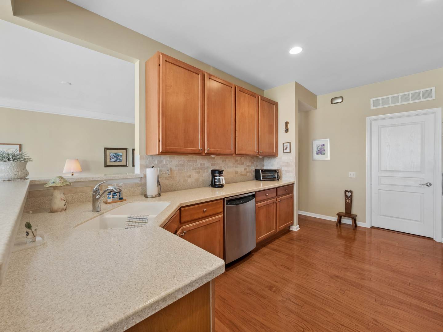 2791 Beacon Point Circle Elgin, IL 60124 - Photo 10 of 36 Gallery Image 10