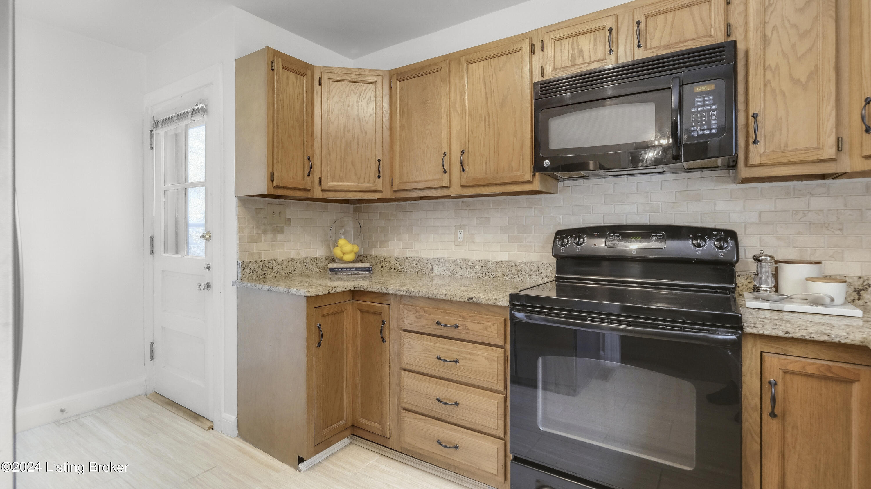 4002 Alton Road Louisville, KY 40207 - Photo 9 of 29 4002 Alton Rd-113