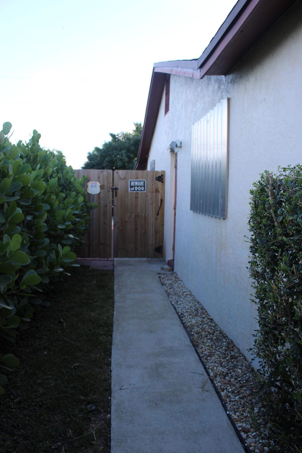 2842 Somerset Road Lake Worth, FL 33462 - Photo 20 of 29 IMG_3966