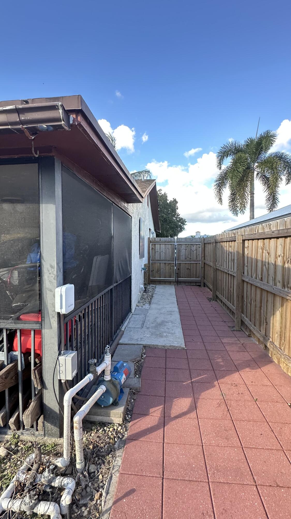 2842 Somerset Road Lake Worth, FL 33462 - Photo 28 of 29 IMG_2139