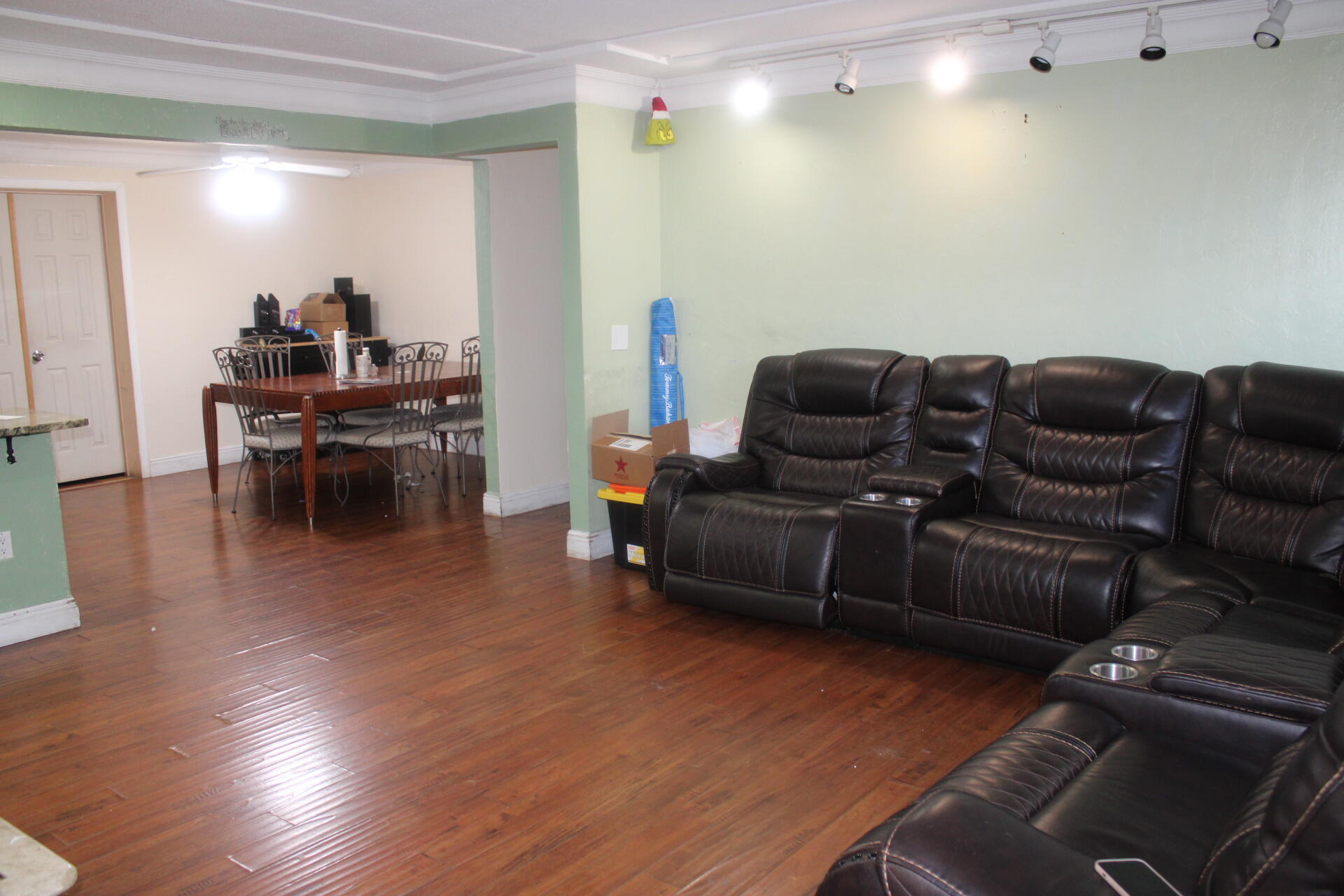 2842 Somerset Road Lake Worth, FL 33462 - Photo 5 of 29 IMG_3915