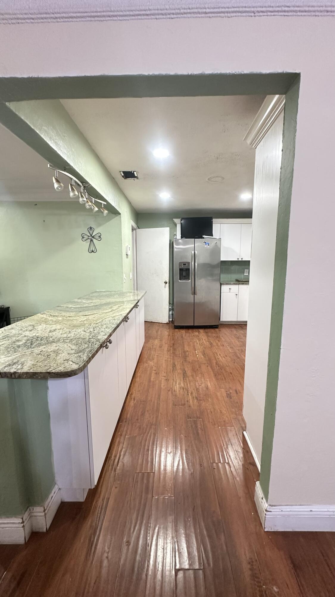 2842 Somerset Road Lake Worth, FL 33462 - Photo 8 of 29 IMG_2114