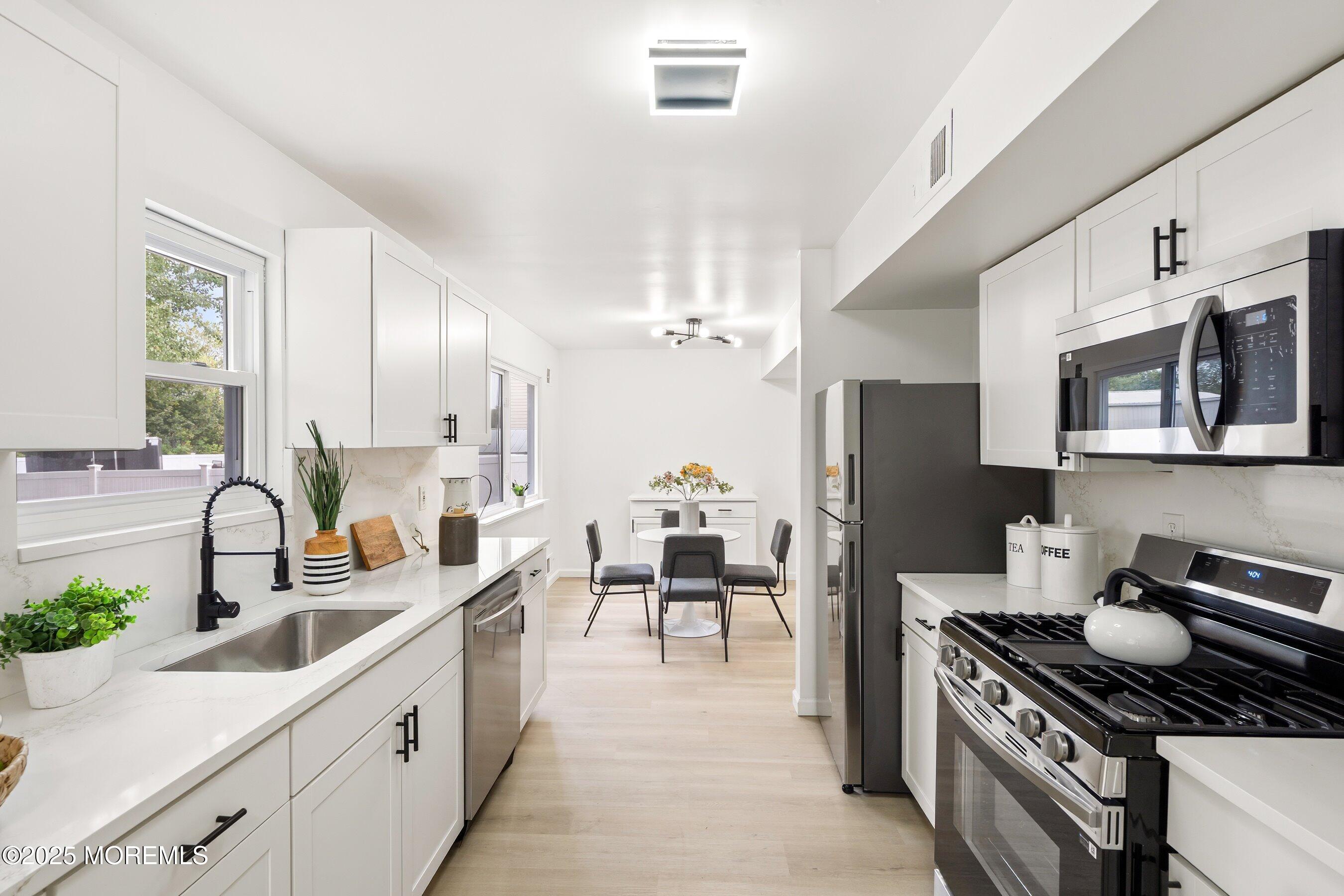 944 Yellowbank Road Toms River, NJ 08753 - Photo 14 of 33 14-Kitchen 1D