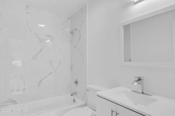 $3,600 | 944 Yellowbank Road, Toms River, NJ 08753