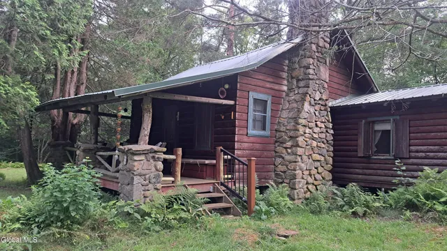 $120,000 | 21 Longview Trail, Sand Lake, NY 12153