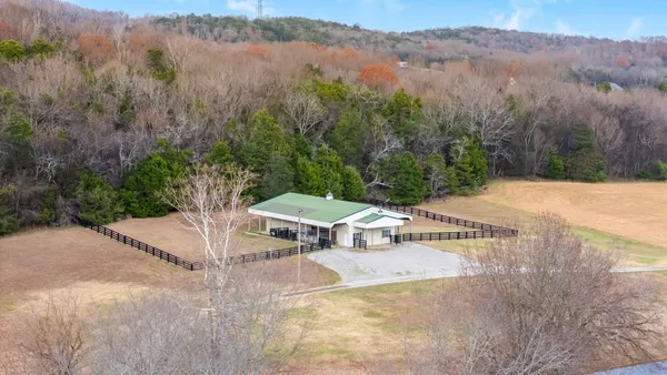 $2,500,000 | 3100 Floyd Road, Eagleville, TN 37060