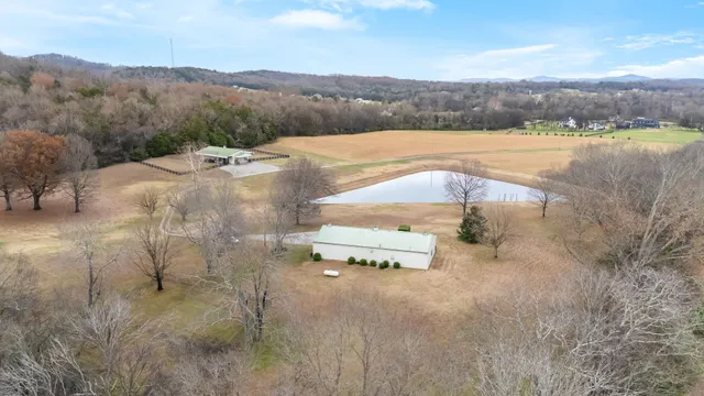 $2,500,000 | 3100 Floyd Road, Eagleville, TN 37060