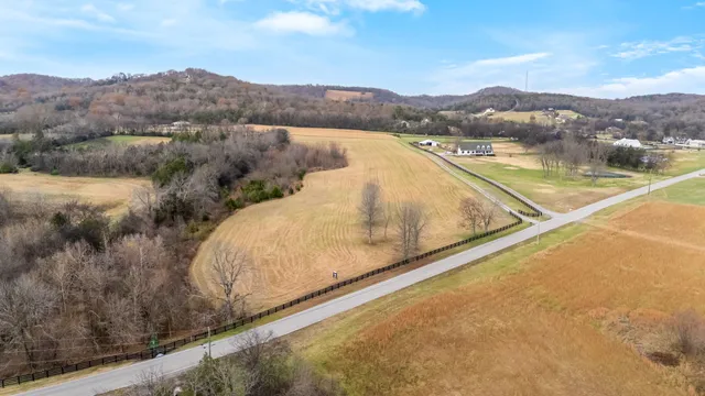 $2,500,000 | 3100 Floyd Road, Eagleville, TN 37060