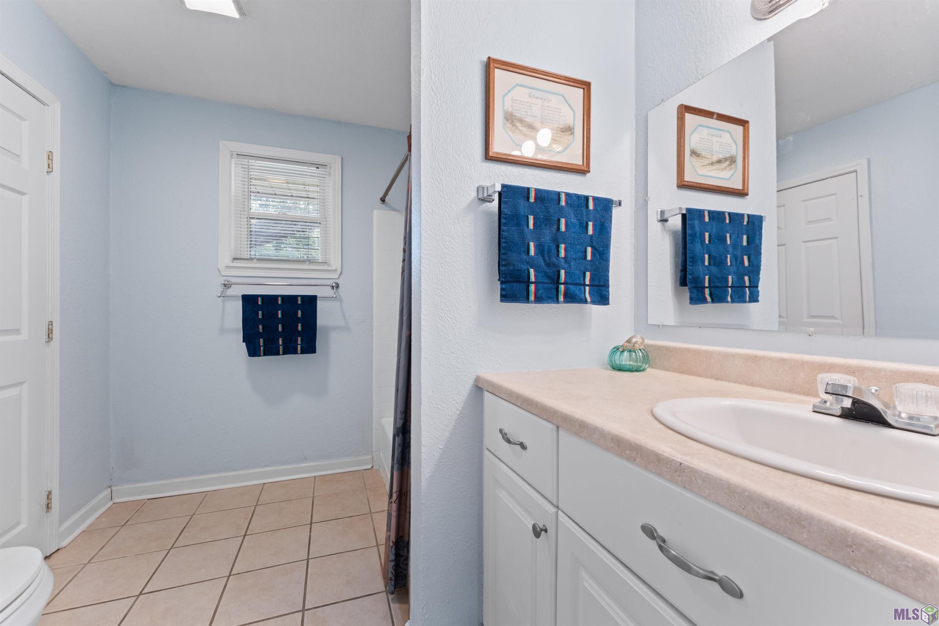 9201 Kingcrest Parkway Baton Rouge, LA 70810 - Photo 8 of 15 Full Bath