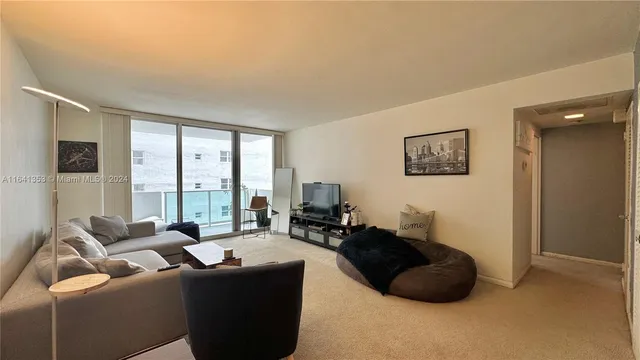 $345,000 | 1200 West Avenue, Unit 919, Miami Beach, FL 33139