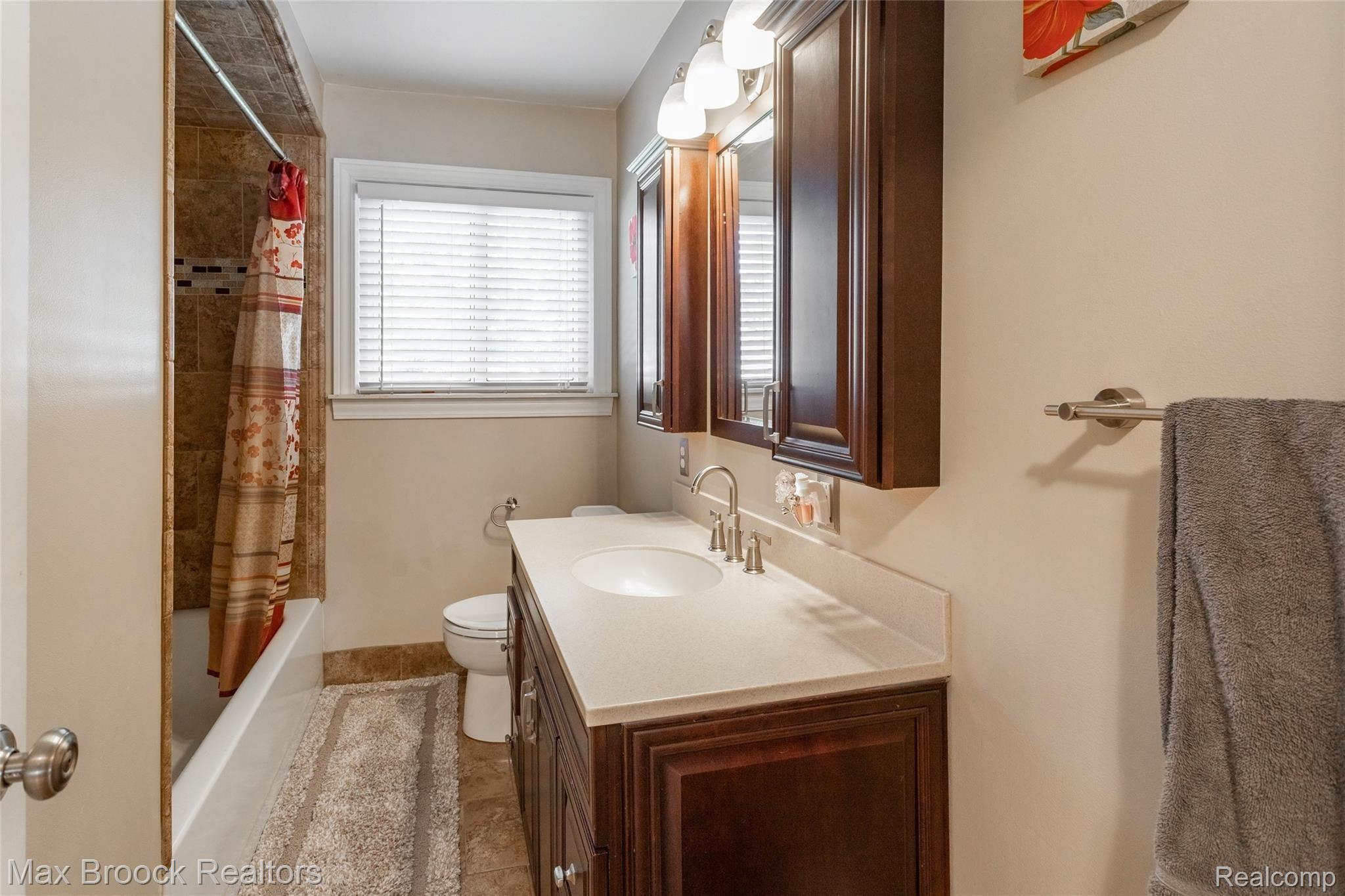 31611 Marblehead Road Farmington, MI 48336 - Photo 13 of 32 244A3359.jpg