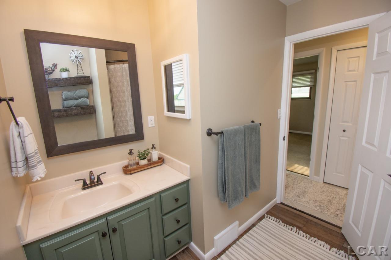 8035 Pocklington Road Britton, MI 49229 - Photo 18 of 29 50110209-17.JPG