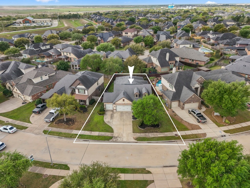27135 Cottage Stream Lane Fulshear, TX 77441 - Photo 39 of 42 Aerial view highlighting the home's location within the neighborhood.