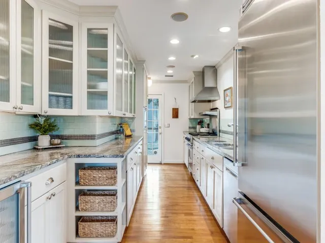 $859,000 | 5946 Monticello Avenue, Dallas, TX 75206