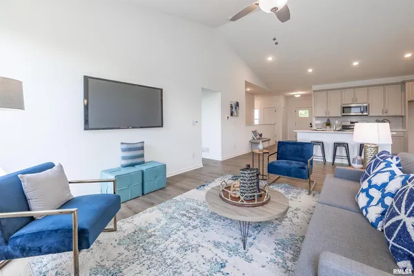 $485,990 | 8 Faiths Way, Bettendorf, IA 52722