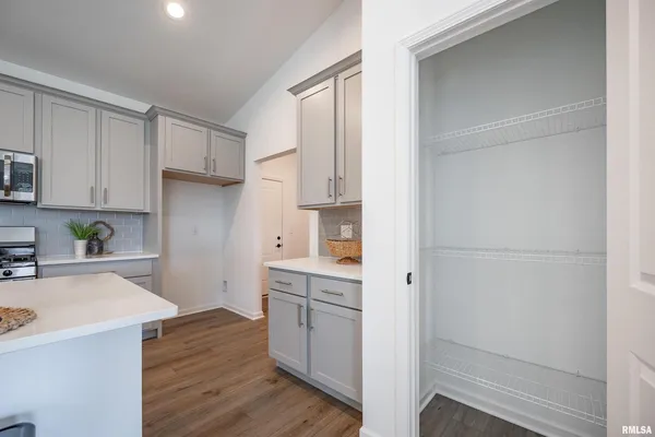 $485,990 | 8 Faiths Way, Bettendorf, IA 52722