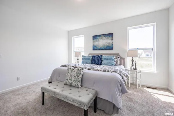 $485,990 | 8 Faiths Way, Bettendorf, IA 52722