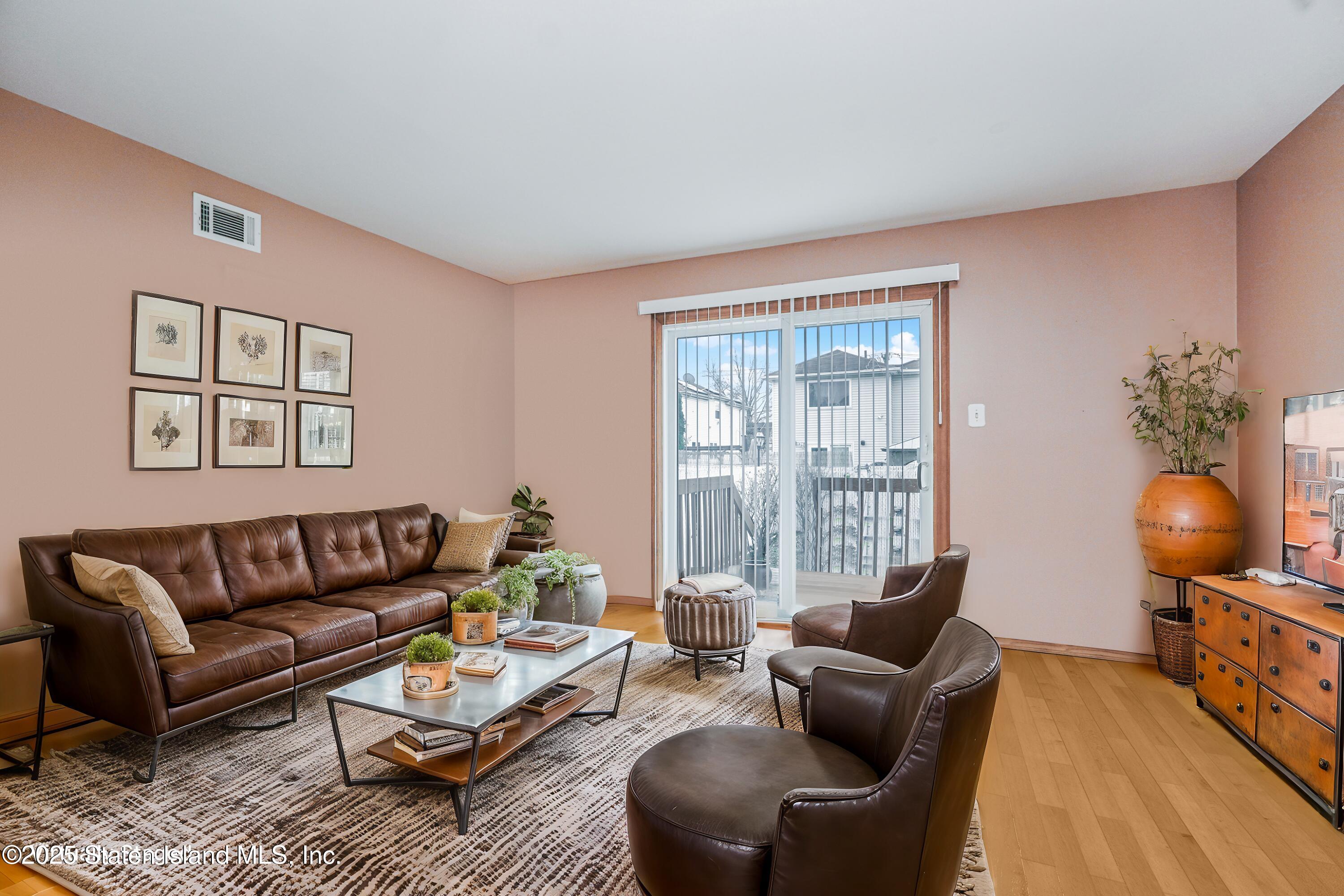 102 Mallow Street Staten Island, NY 10309 - Photo 13 of 33 Photo Mar 10 2025, 2 01 21 PM (2)