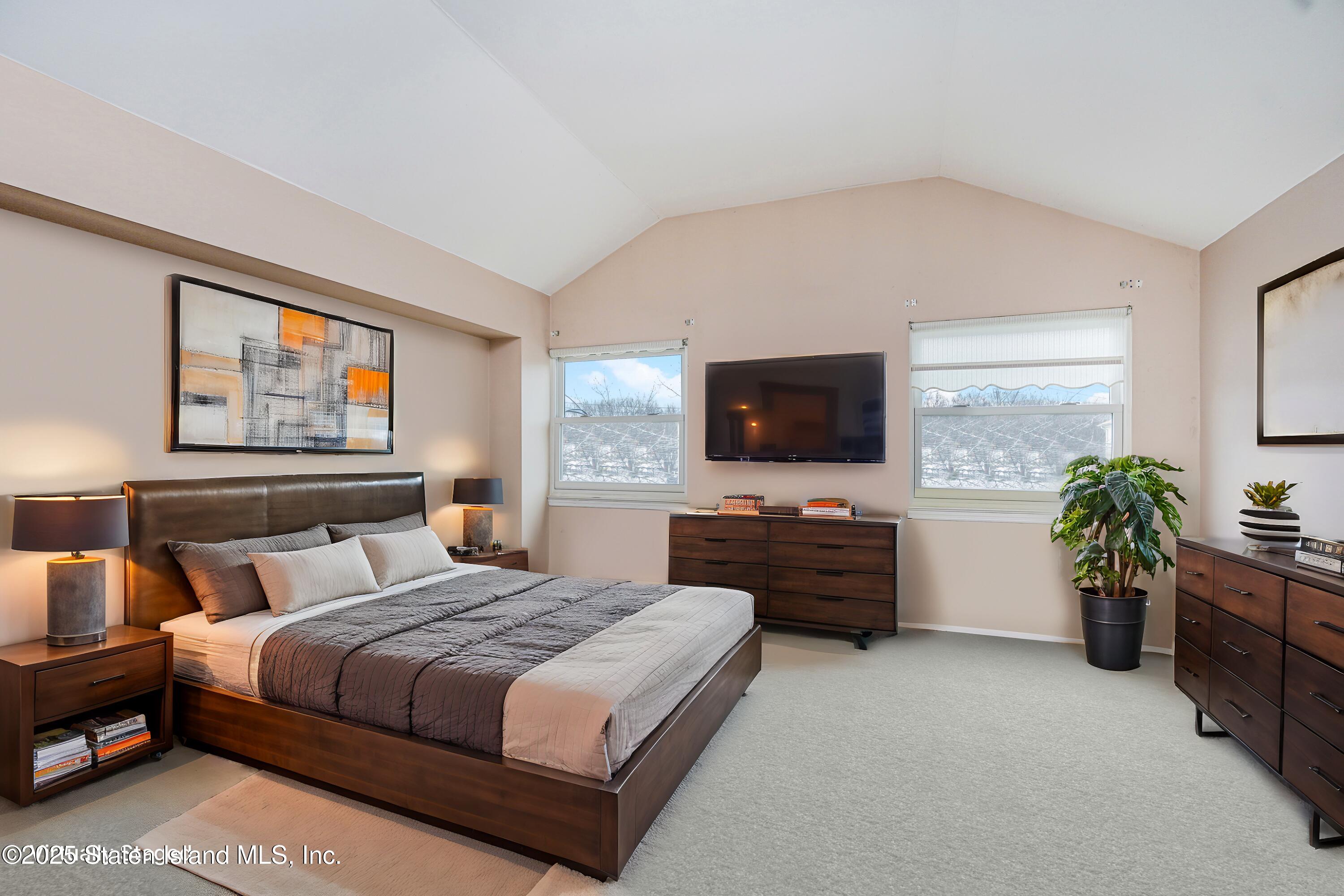 102 Mallow Street Staten Island, NY 10309 - Photo 22 of 33 Photo Mar 10 2025, 2 01 21 PM (7)