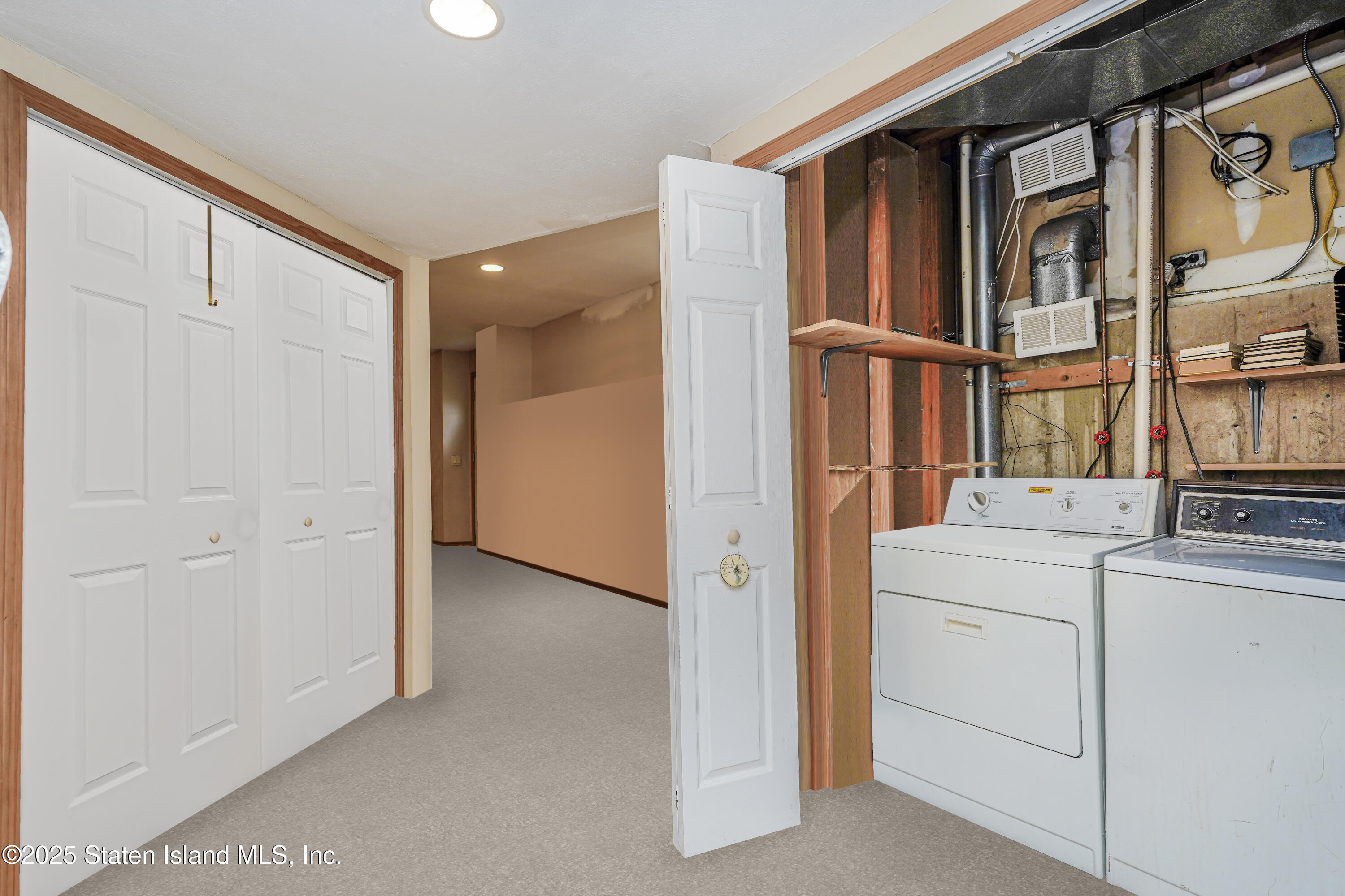 102 Mallow Street Staten Island, NY 10309 - Photo 25 of 33 Photo Mar 07 2025, 3 42 38 AM