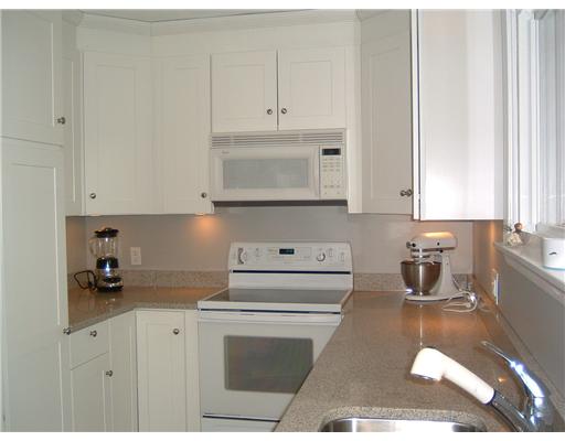 11 Meadowbrook Road Lincoln, RI 02865 - Photo 6 of 16 Kitchen.