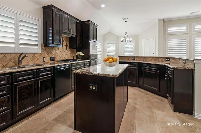 $575,000 | 4211 Blue Grass Court, Flower Mound, TX 75028