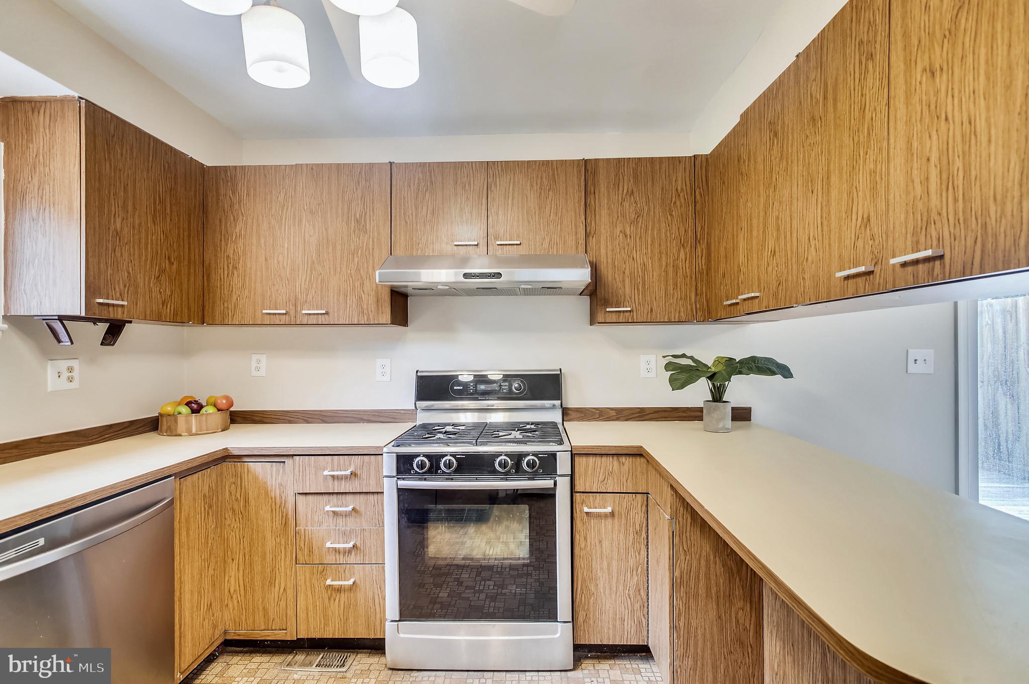 1000 Litchfield Road Baltimore, MD 21239 - Photo 16 of 34