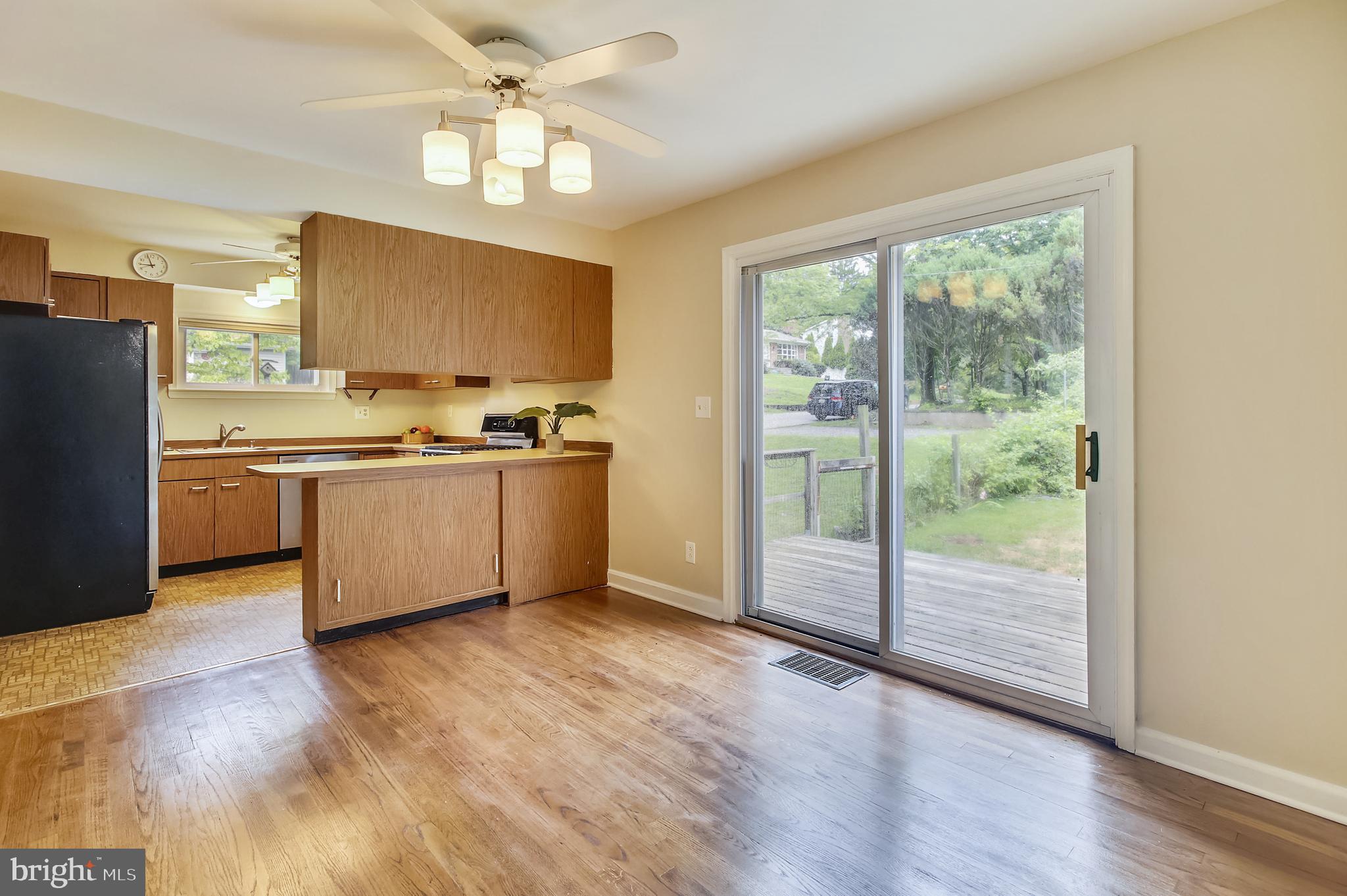 1000 Litchfield Road Baltimore, MD 21239 - Photo 3 of 34