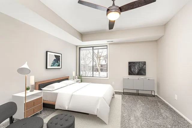 $179,900 | 740 St Andrews Lane, Unit 21, Crystal Lake, IL 60014