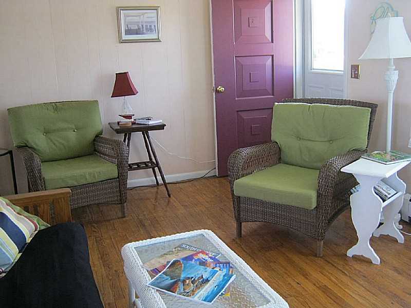 35 Major Arnold Road Narragansett, RI 02882 - Photo 5 of 14 Living Room.