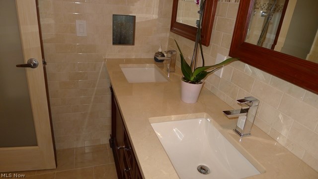 2012 Rossmoor Road Cleveland Heights, OH 44118 - Photo 16 of 25