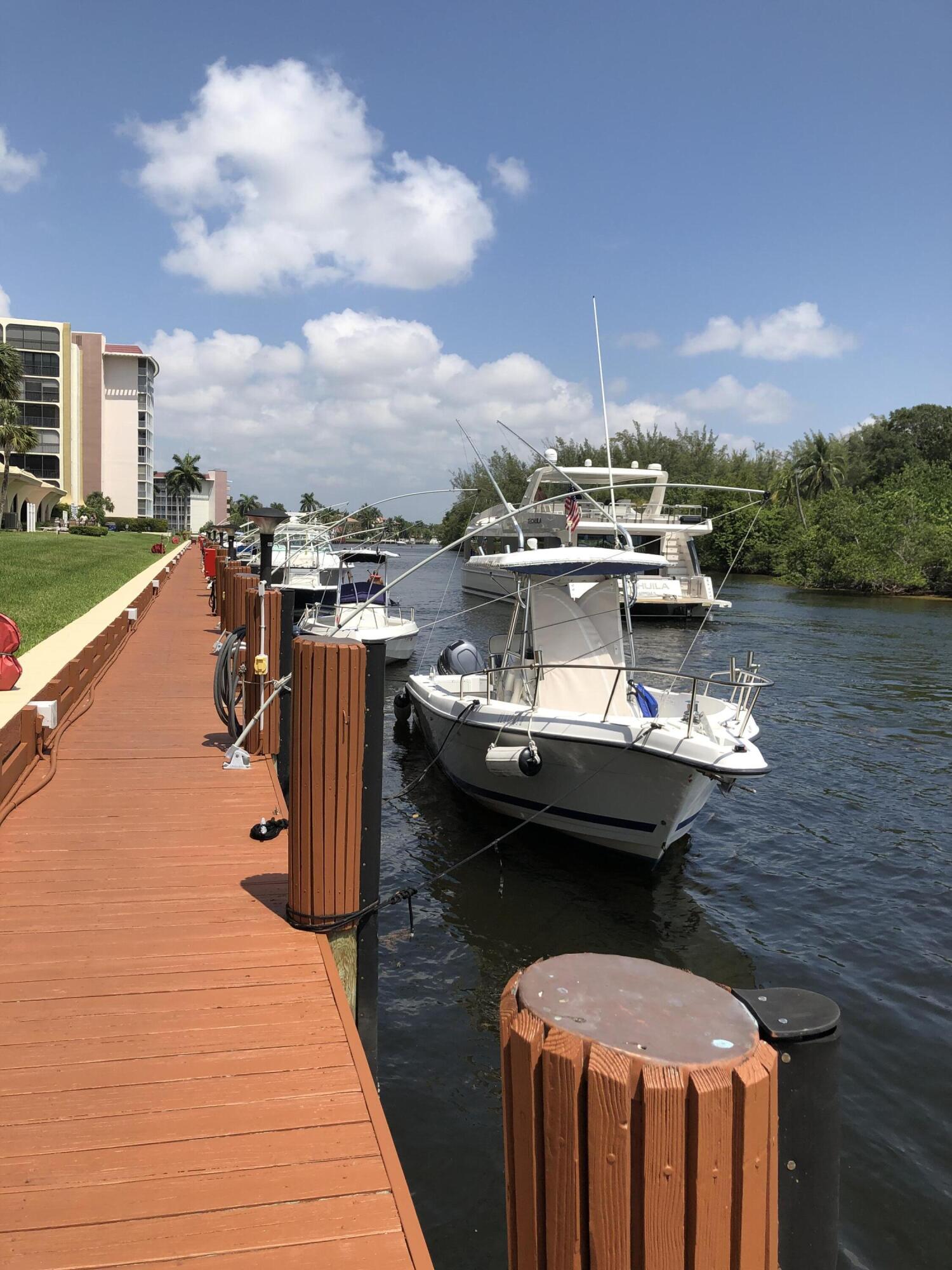 1627 Riverview Road, Unit 811 Deerfield Beach, FL 33441 - Photo 15 of 20 Dockside