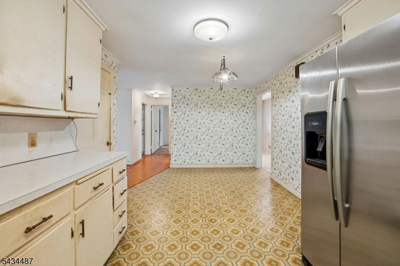 137 Beekman Road Summit, NJ 07901 - Photo 14 of 44