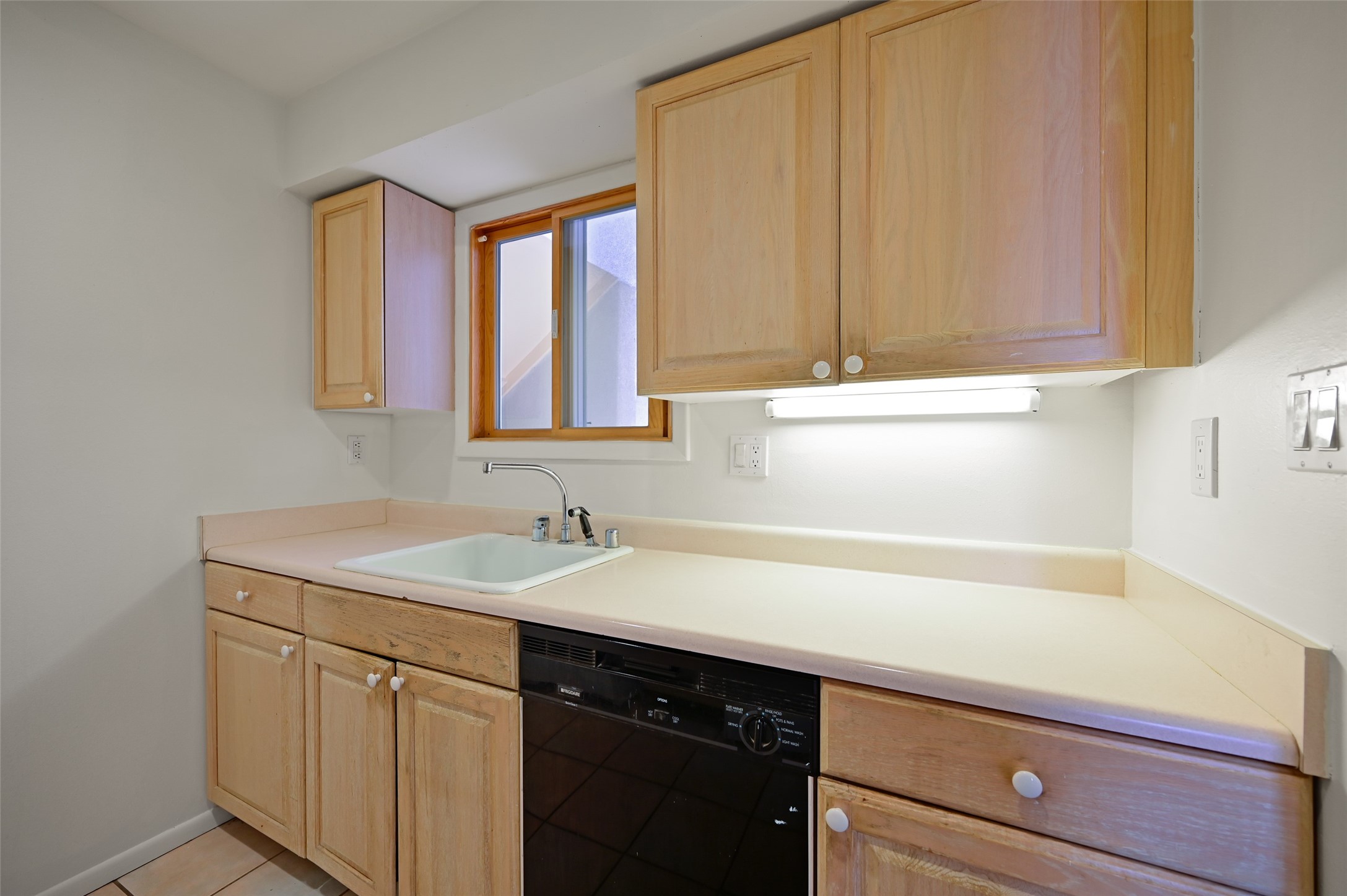 663 Bishops Lodge Road, Unit 45 Santa Fe, NM 87501 - Photo 7 of 12 Gallery Image 7