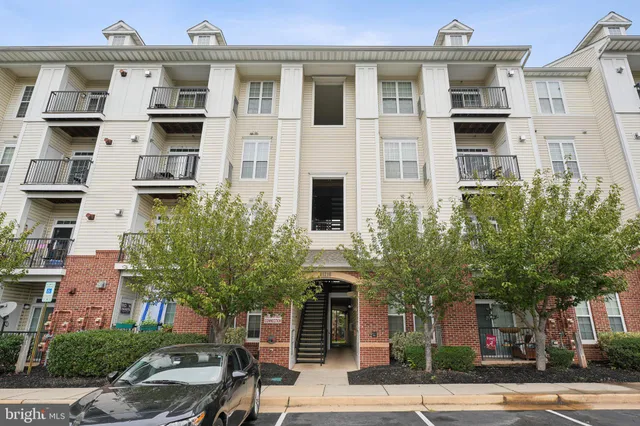 $1,950 | 21216 McFadden Square, Unit 206, Sterling, VA 20165