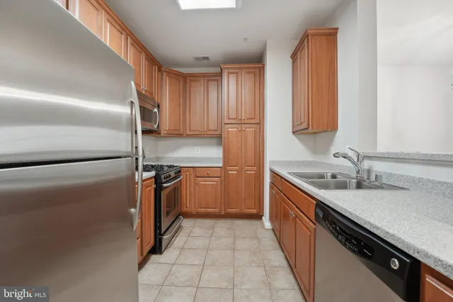 $1,950 | 21216 McFadden Square, Unit 206, Sterling, VA 20165