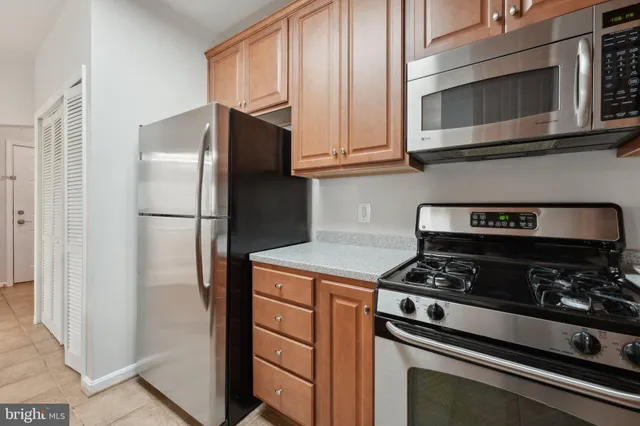 $1,950 | 21216 McFadden Square, Unit 206, Sterling, VA 20165