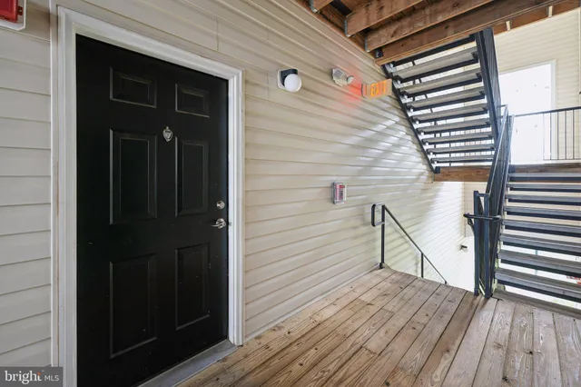 $1,950 | 21216 McFadden Square, Unit 206, Sterling, VA 20165