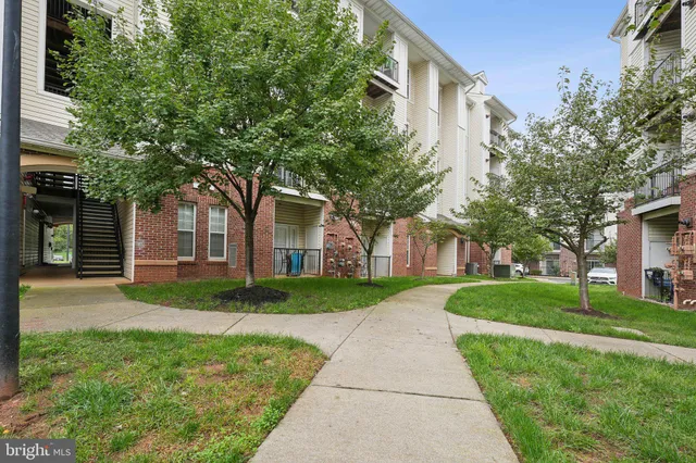 $1,950 | 21216 McFadden Square, Unit 206, Sterling, VA 20165