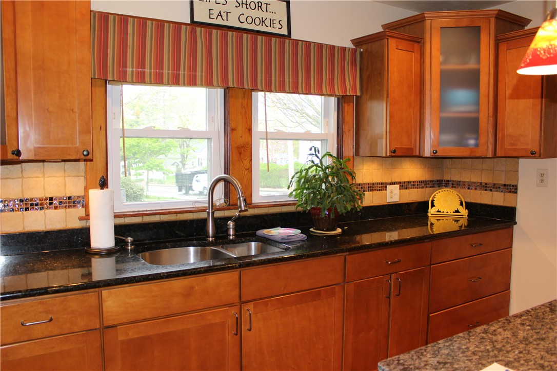 20 Admiral Kalbfus Road Newport, RI 02840 - Photo 8 of 32 Gallery Image 8