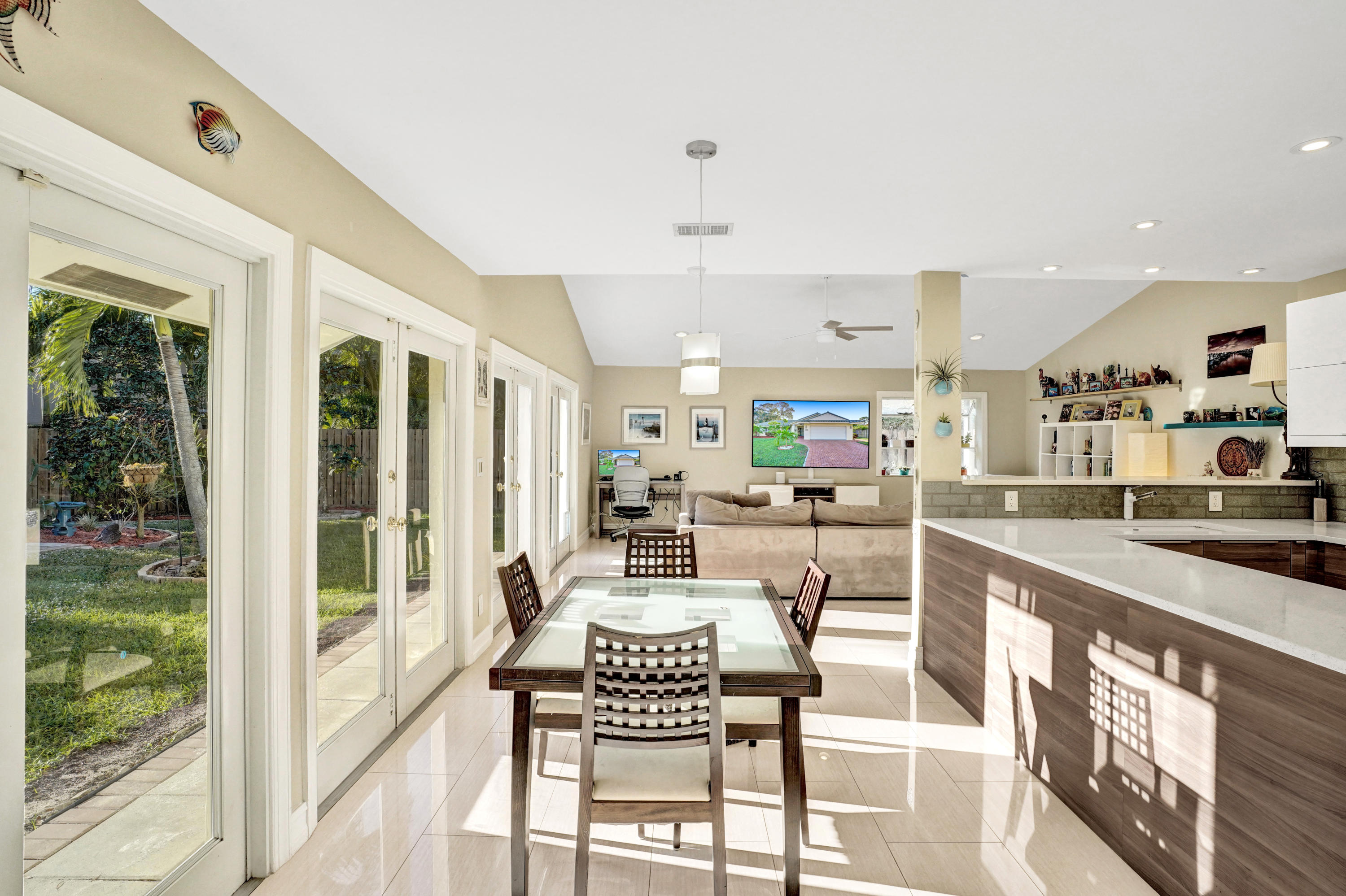 2422 Northwest 29th Road Boca Raton, FL 33431 - Photo 10 of 41 DSC01483