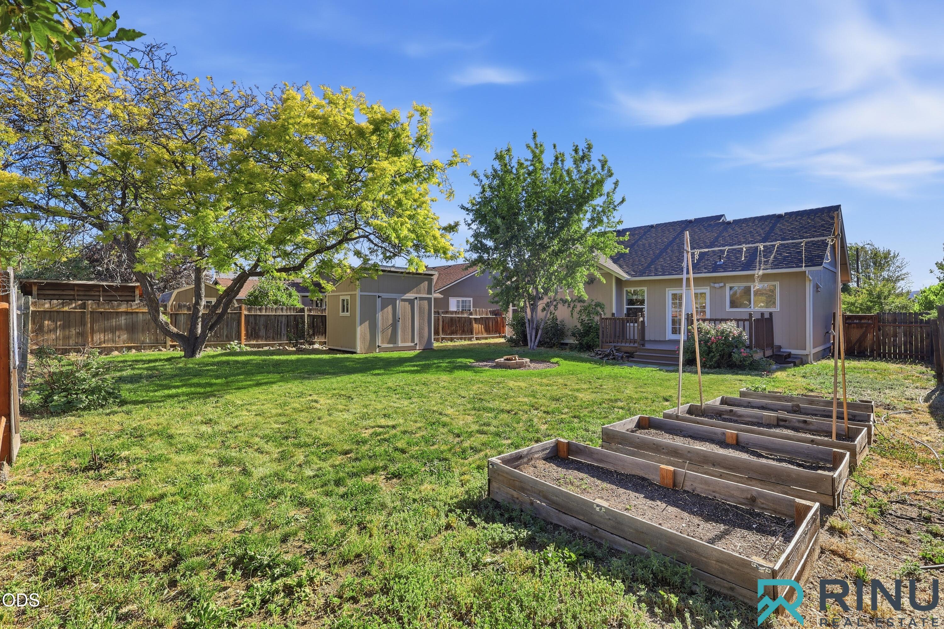 1810 Southwest 27th Street Redmond, OR 97756 - Photo 35 of 53
