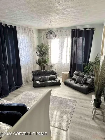 $550,000 | 275 Canterbury Road, Bushkill, PA 18324