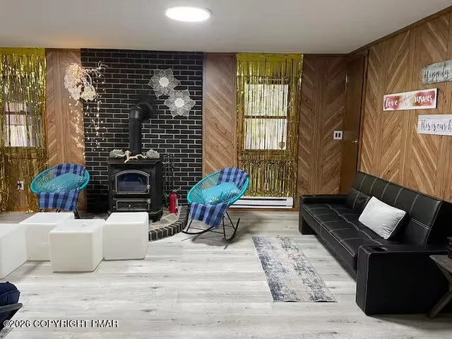 $550,000 | 275 Canterbury Road, Bushkill, PA 18324