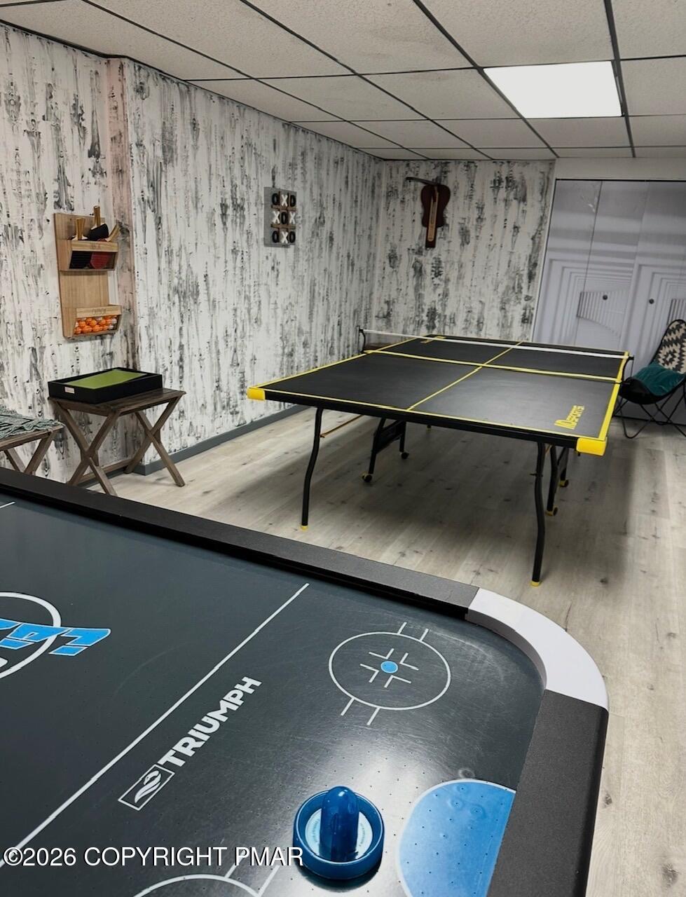 275 Canterbury Road Bushkill, PA 18324 - Photo 20 of 28 a living room with a couch and next to a window
